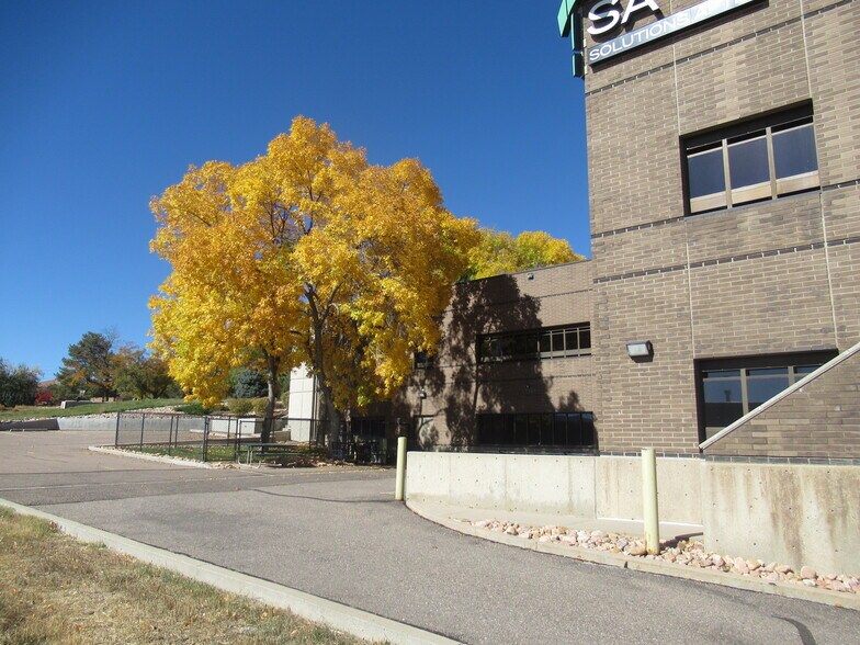 More Photos Of 5926 McIntyre St, Golden Office For Lease