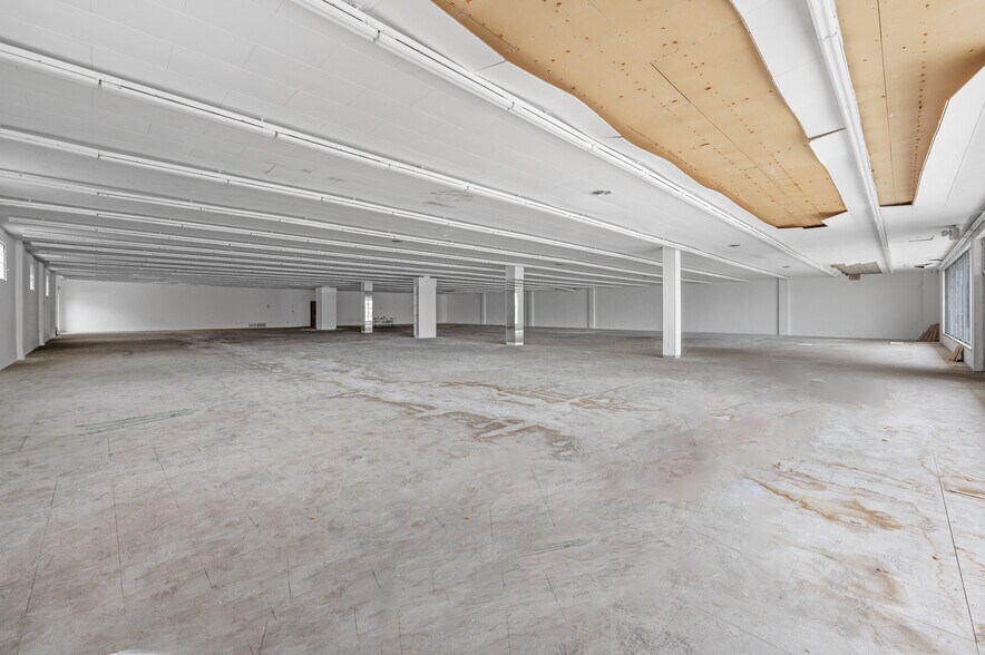 More Photos Of 733 Broadway, Chula Vista Storefront For Sale