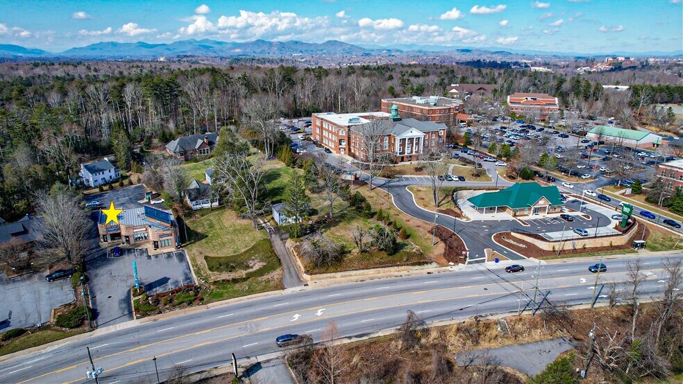 More Photos Of 473 Hendersonville Rd, Asheville General Retail For Lease