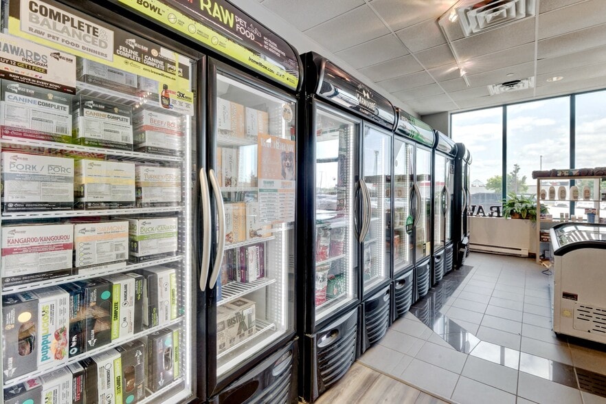 More Photos Of 3145 Dundas St W, Mississauga Storefront Retail Office For Lease