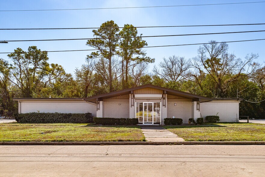 Primary Photo Of 7030 Bretshire Dr, Houston Medical For Sale