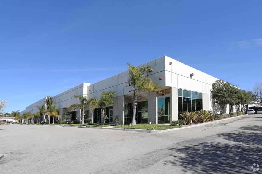 More Photos Of 3000 Bunsen Ave, Ventura Manufacturing For Lease