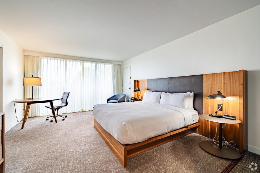 More Photos Of 2055 S Park Pl SE, Atlanta Hotel For Sale