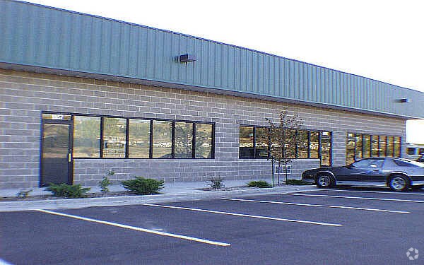 More Photos Of 9933-9961 Titan Park Cir, Littleton Distribution For Lease