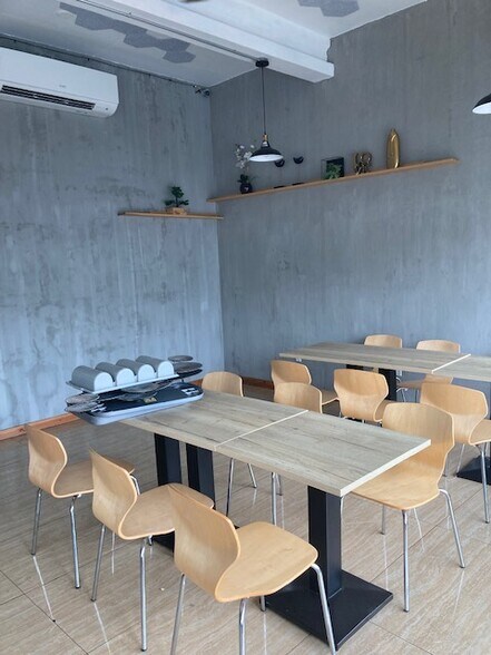 More Photos Of 1339-1341 N School St, Honolulu Storefront For Lease