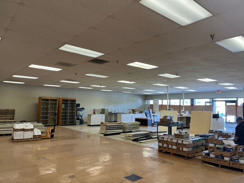 More Photos Of 270 N El Camino Real, Encinitas Storefront Retail Office For Lease