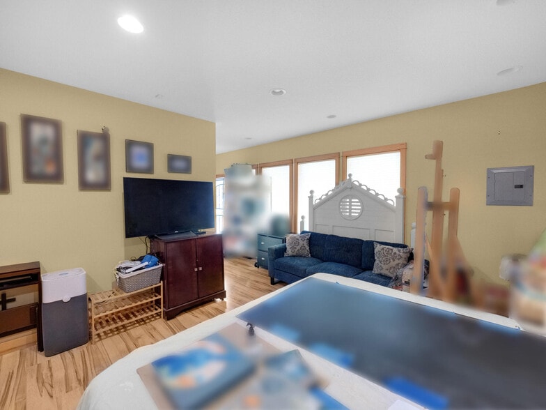 More Photos Of 107 Sunset Blvd, Cannon Beach Storefront Retail Residential For Sale