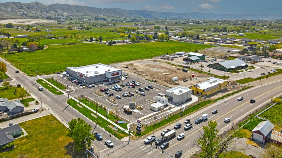 More Photos Of 2175 S Sub Station Rd, Emmett Supermarket For Sale