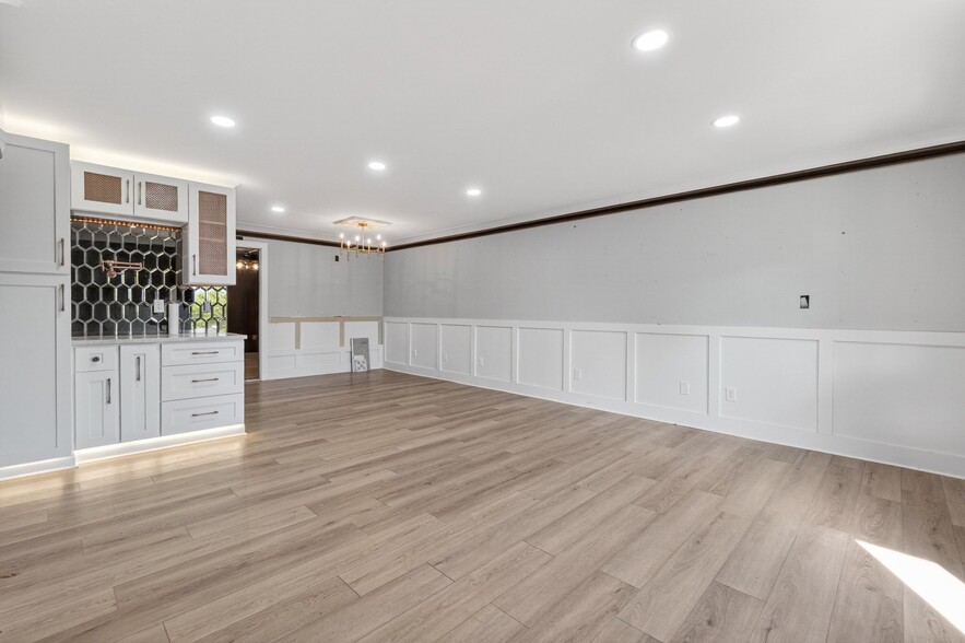 More Photos Of 3440 E Broad St, Statesville Office For Sale
