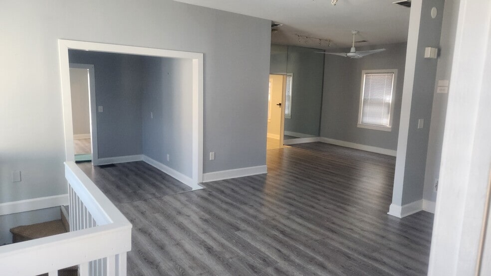 More Photos Of 326 Sandy Springs Cir, Atlanta Freestanding For Lease