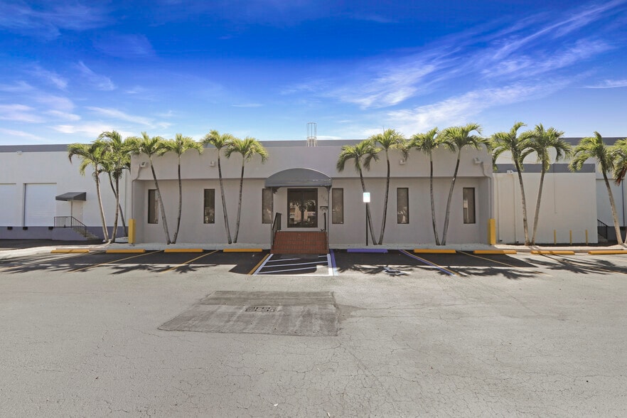Primary Photo Of 1730 W 38th Pl, Hialeah Manufacturing For Lease