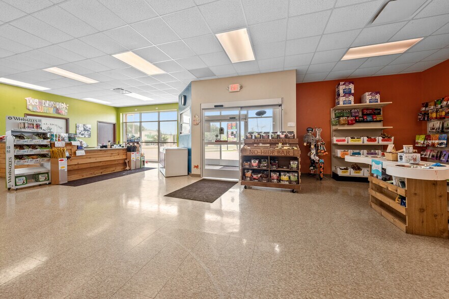 More Photos Of 1129 W Fond Du Lac St, Ripon Storefront For Sale