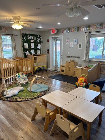 More Photos Of 2115 S Brentwood, Springfield Daycare Center For Sale