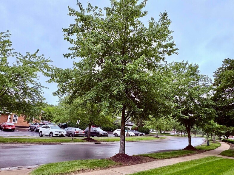 More Photos Of 4261 Morse Rd, Columbus Office For Sale