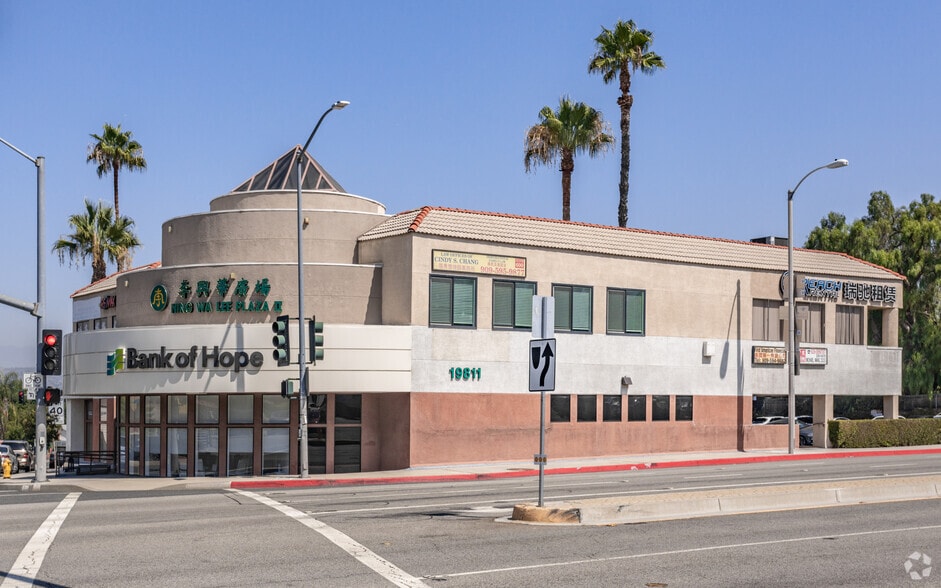 More Photos Of 19811 Colima Rd, Walnut Storefront Retail Office For Lease