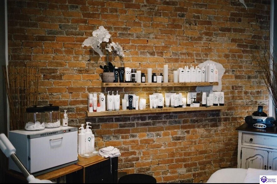 More Photos Of 130 E Main St, Campbellsville Storefront Retail Office For Sale