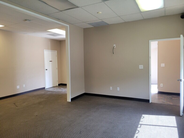 More Photos Of 29885 2nd St, Lake Elsinore Unknown For Lease