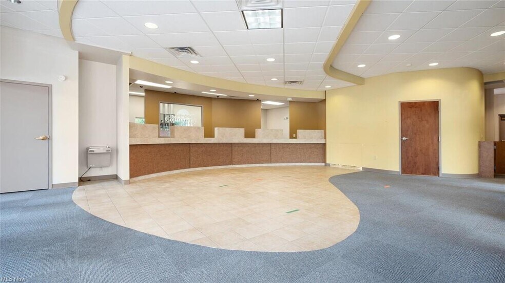 More Photos Of 61246 Southgate Rd, Cambridge Medical For Sale