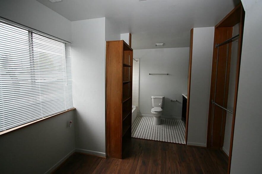 More Photos Of 1742 Hawthorne St, Houston Apartments For Sale