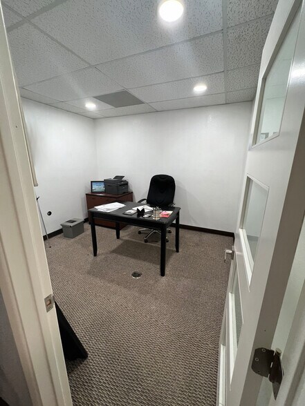More Photos Of 1625 W Ina Rd, Tucson Medical For Lease