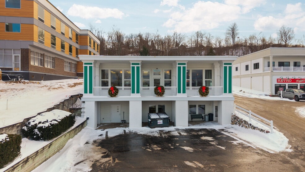 More Photos Of 2569 Charlevoix Rd, Petoskey Restaurant For Sale