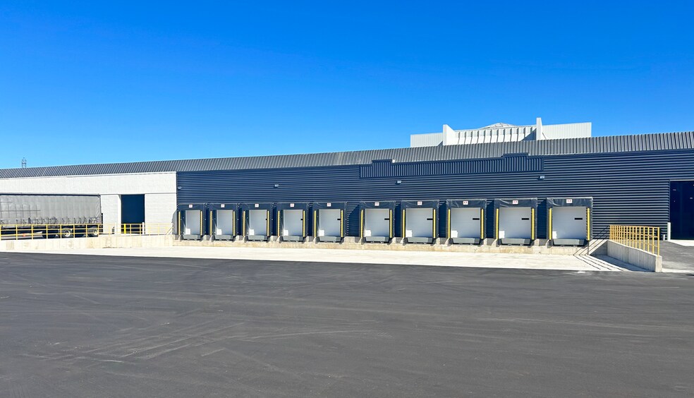 More Photos Of 3701 S Main St, Elkhart Warehouse For Lease