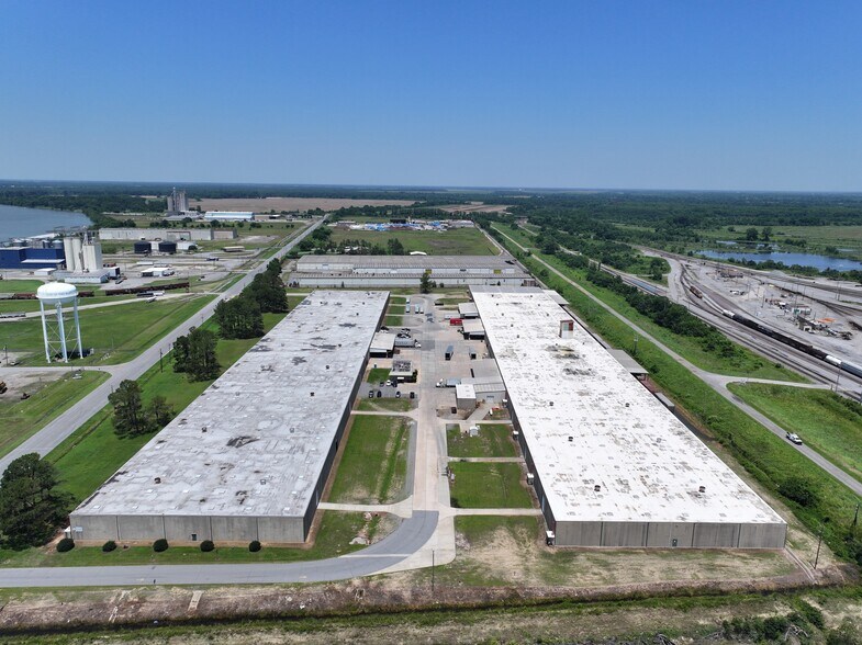 Primary Photo Of 4104 Emmett Sanders Rd, Pine Bluff Distribution For Sale