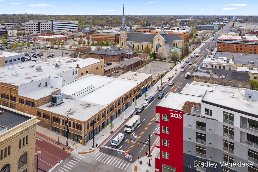 More Photos Of 200 S Division Ave, Grand Rapids Storefront Retail Office For Lease