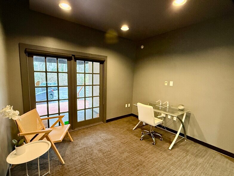 More Photos Of 1095 Zonolite Rd NE, Atlanta Loft Creative Space For Lease