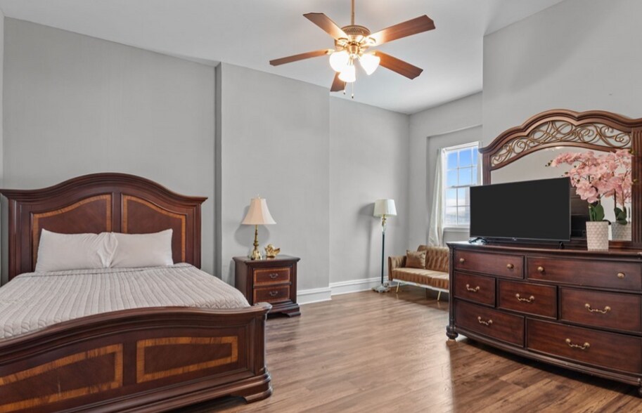 More Photos Of 214-216 E Main St, Richmond Storefront Retail Residential For Sale