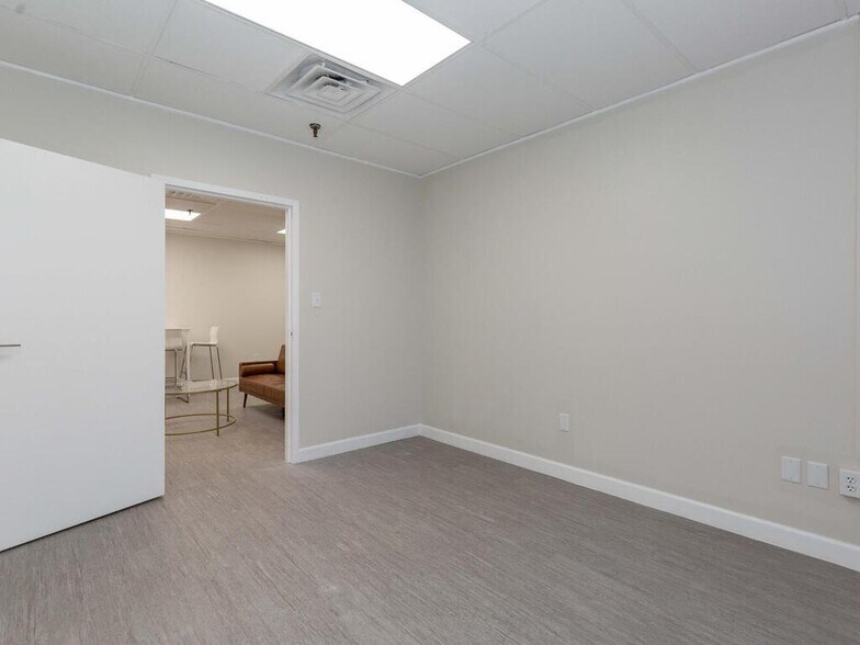 More Photos Of 449 Silas Deane Hwy, Wethersfield Medical For Lease