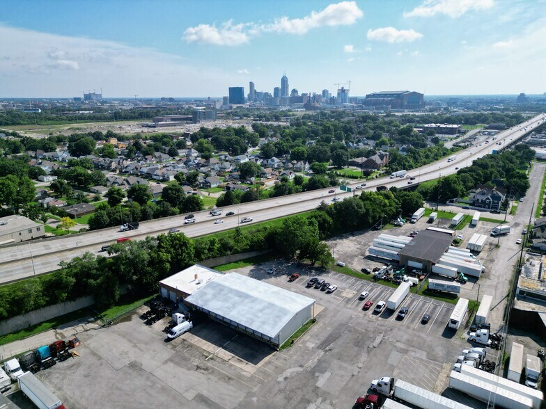 More Photos Of 1401 W Ray St, Indianapolis Truck Terminal For Lease