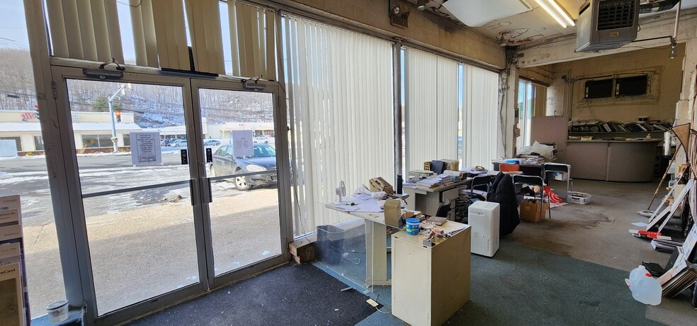 More Photos Of 828 Wolcott St, Waterbury General Retail For Sale