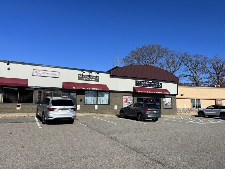 Primary Photo Of 36-76 Vanderbilt Ave, Norwood Storefront For Lease