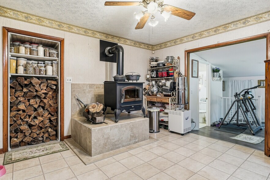 More Photos Of 2650 Cook Rd, Crossville Office For Sale