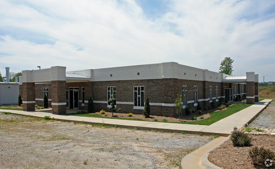 Primary Photo Of 1105 8th Court St SE, Hickory Office For Sale