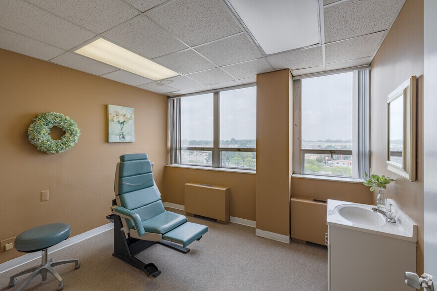 More Photos Of 15565 Northland Dr, Southfield Unknown For Sale