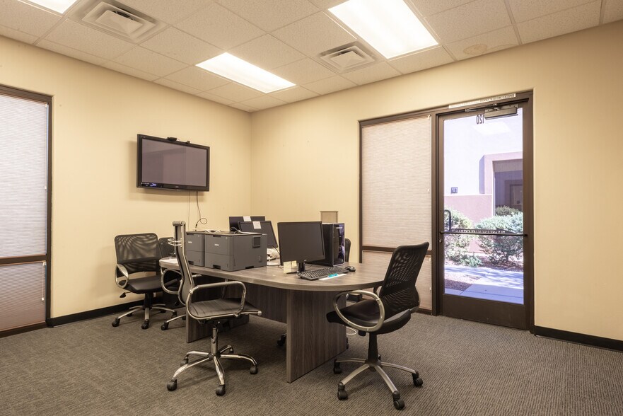 More Photos Of 2470 W Horizon Ridge Pky, Henderson Office For Lease