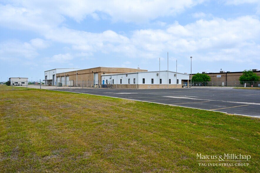 More Photos Of 232 N Padre Island Dr, Corpus Christi Service For Sale