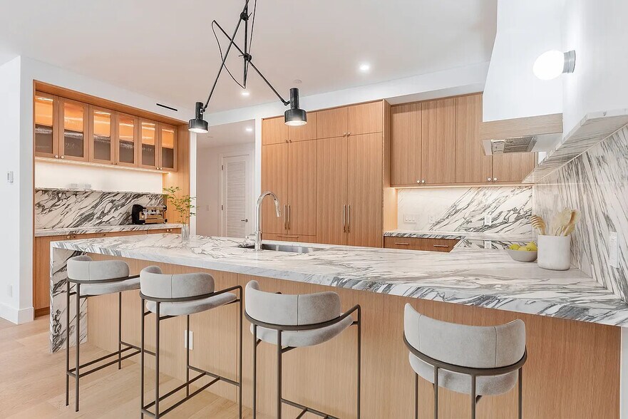 More Photos Of 416 W Broadway, New York Apartments For Sale