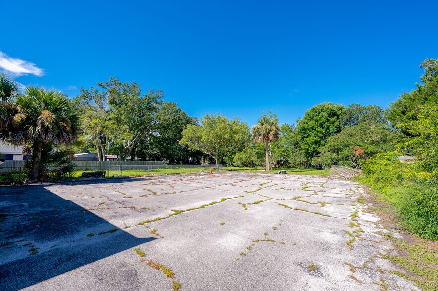 More Photos Of 112 Center St, Daytona Beach Office Residential For Sale