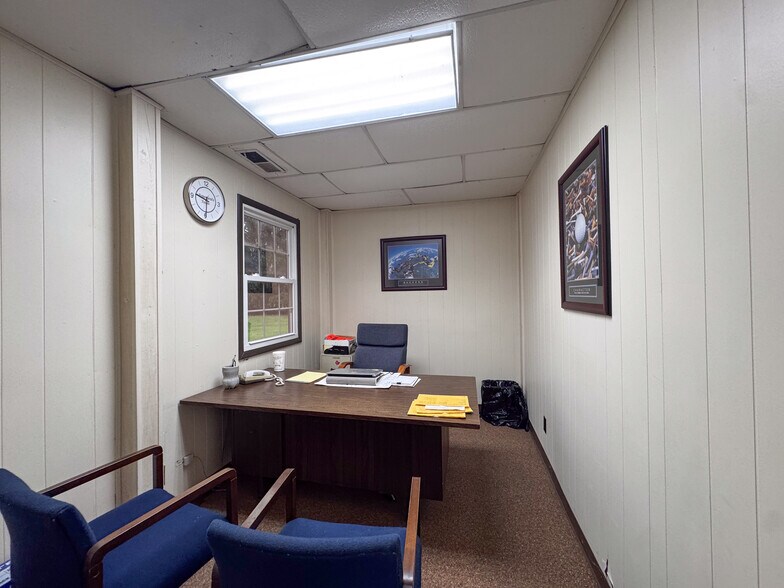 More Photos Of 544 W High St, Edison Auto Dealership For Sale