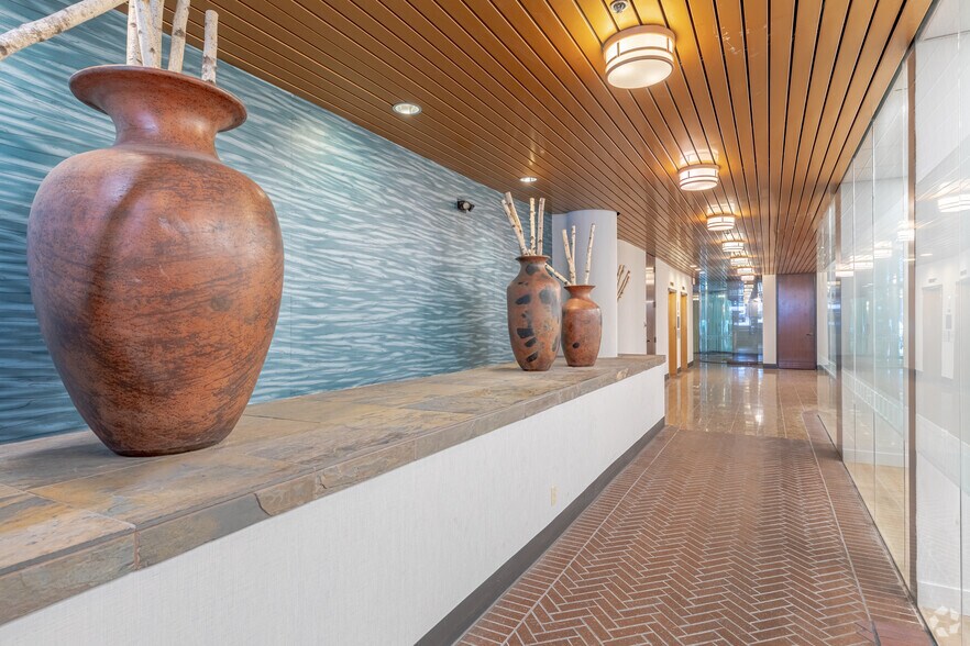 More Photos Of 7855 Fay Ave, La Jolla Medical For Lease