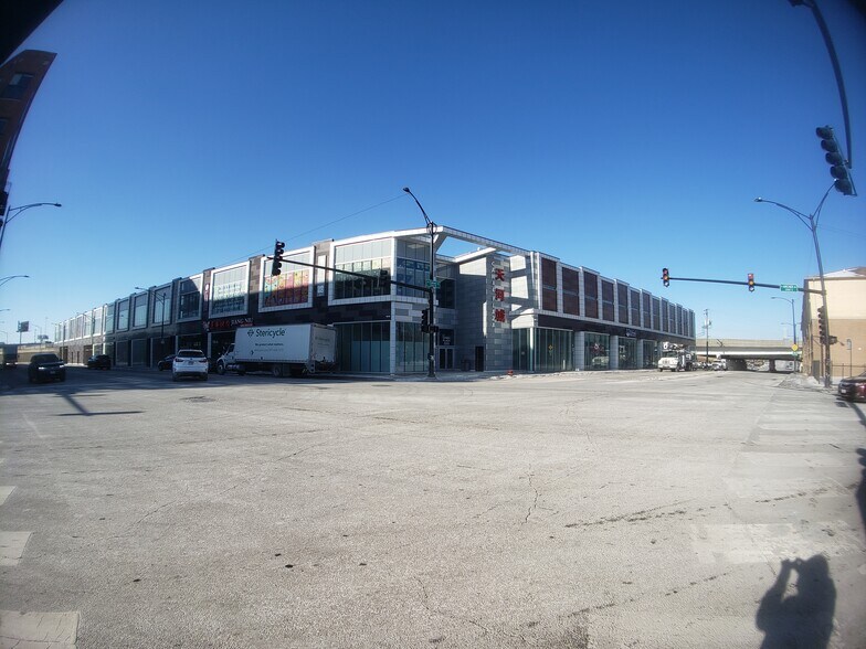 More Photos Of 2252 S Canal St, Chicago Storefront For Lease