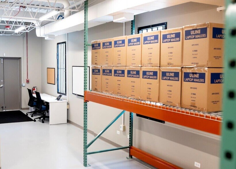 More Photos Of 227 W Judd St, Woodstock Office For Sale