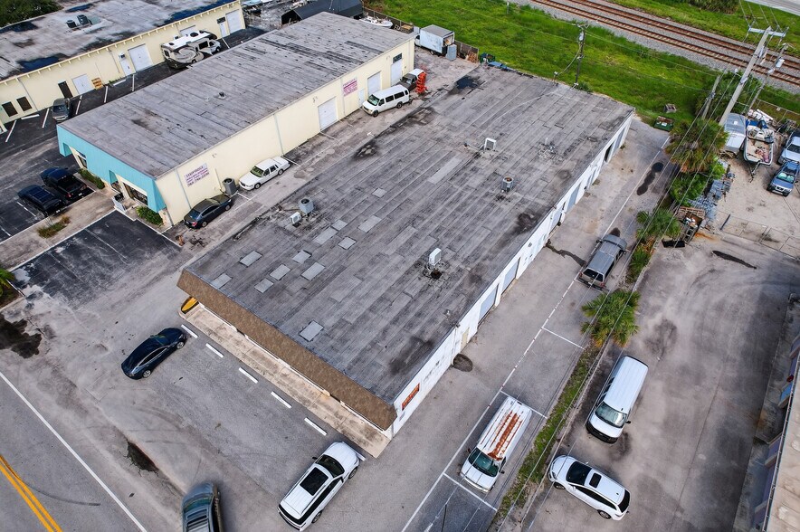 More Photos Of 1460 Cypress Dr, Jupiter Warehouse For Lease