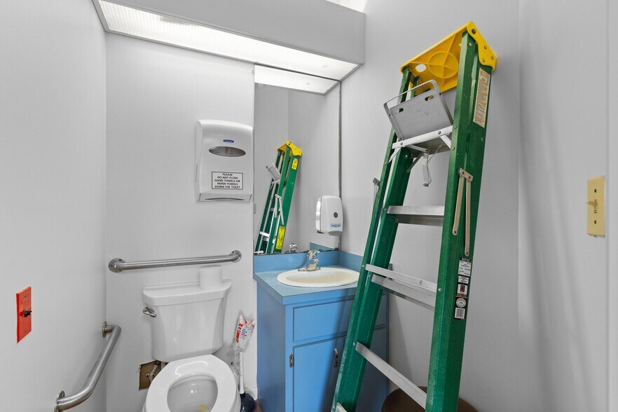 More Photos Of 2339 Sunset Point Rd, Clearwater Medical For Lease