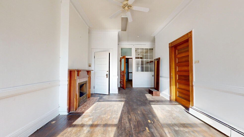 More Photos Of 42 W Main St, Riverhead Storefront Retail Office For Lease
