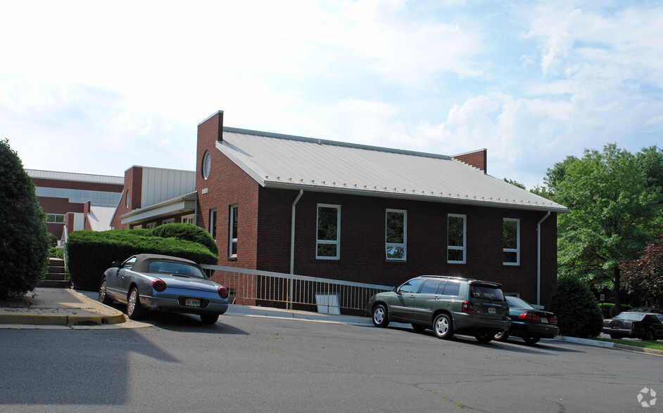 Primary Photo Of 10805 Main St, Fairfax Medical For Sale