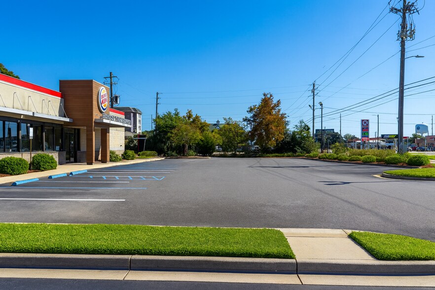 More Photos Of 302 Racetrack Rd NW, Fort Walton Beach Freestanding For Lease